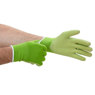 Fair Zone tuinhandschoenen van fairtrade natuurrubber en katoen, gedragen op beide handen tegen witte achtergrond
